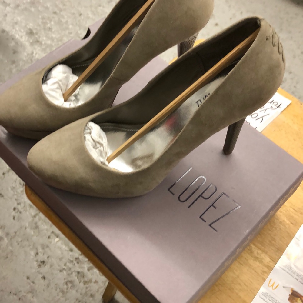 Jennifer Lopez heels